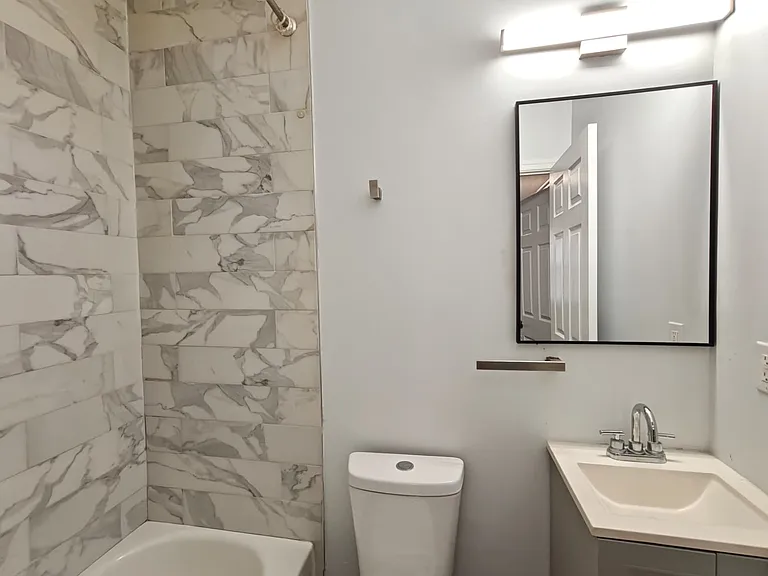 3122 N Chadwick St — Photo 9