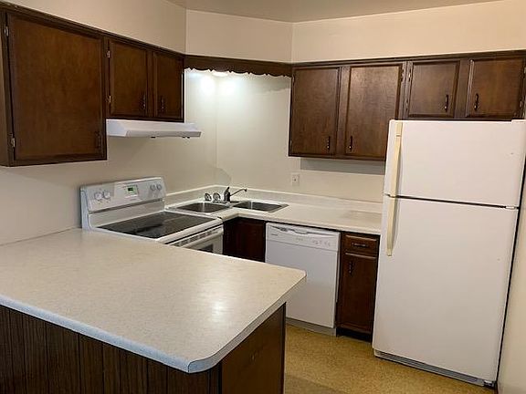 3rd image of 847 S Lake Park Ave #34