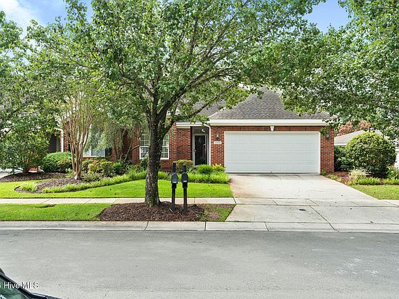 2nd image of 1009 Avenshire Circle