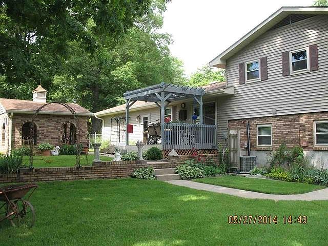 2nd image of 1127 S Shawnee Blvd