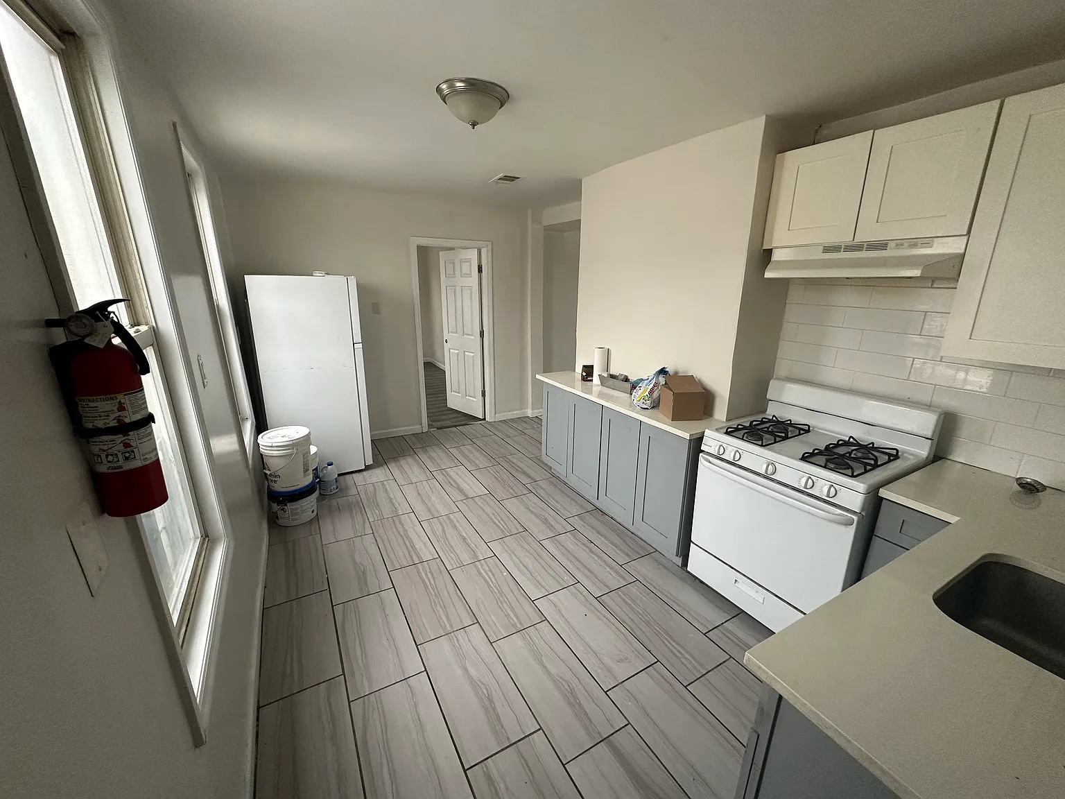 3 bed, 1100 sqft, $1,750 — Photo 1