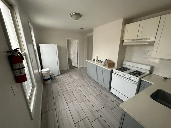 156 Hawthorne Ave #4, Newark, NJ 07112