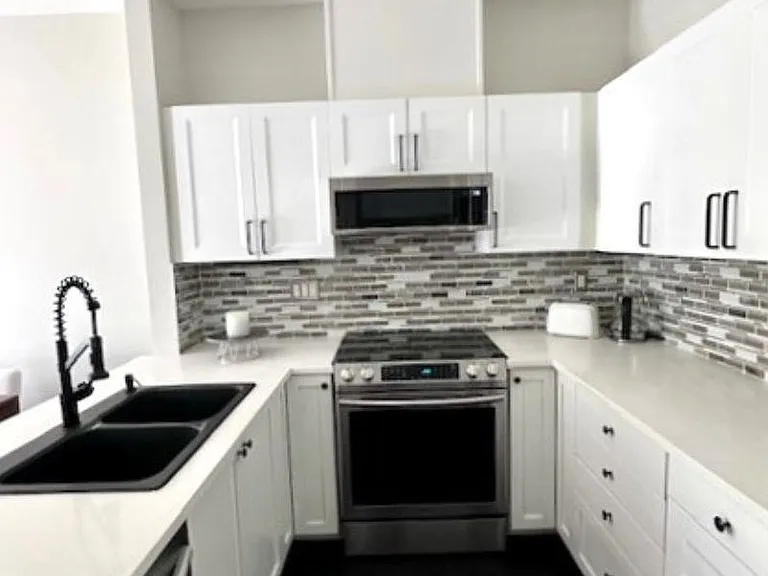 5605 Hampton Pl #404 — Photo 8