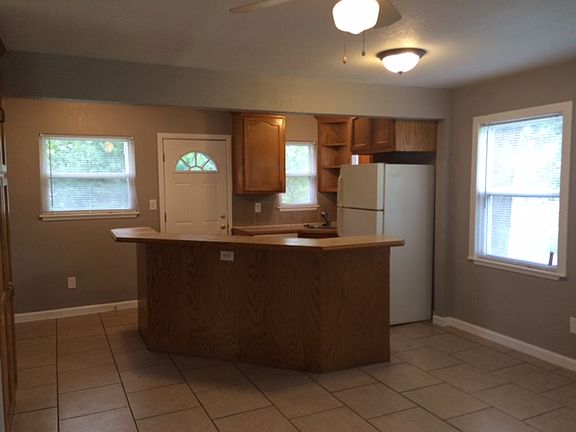 4th image of 2623 S 48th St