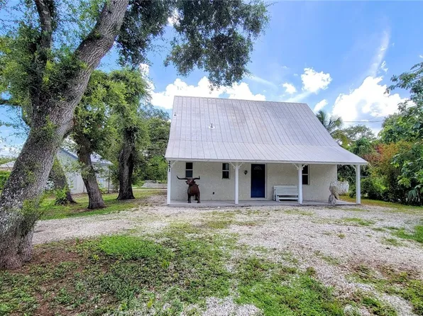251 S Hall St, Labelle, FL 33935