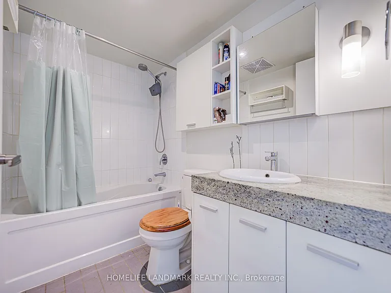 15 Singer Ct #305 — Photo 24