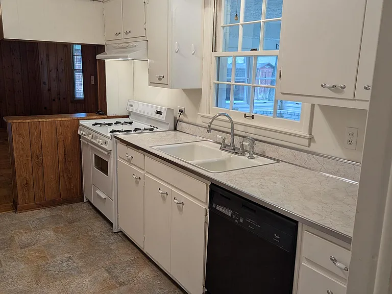 8242 Forest Ln — Photo 8