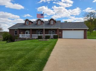 8343 Turkey Valley Ln, Dubuque, IA 52003
