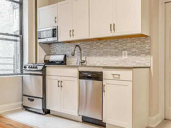 4th image of 3064 34th St APT 2D