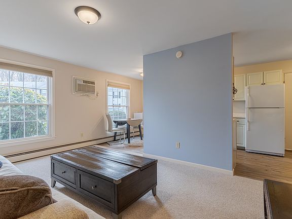 4th image of 91 Winnacunnet Road #1