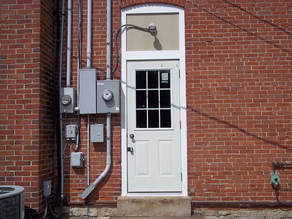 2nd image of 417 W 5th St #1