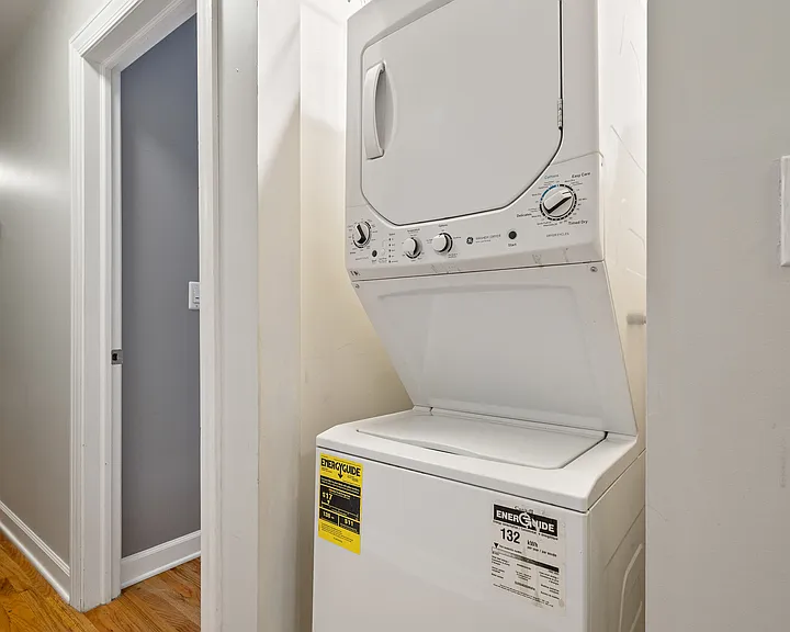 1435 W Addison St #2 — Photo 16