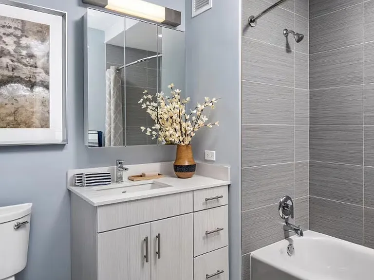 11 E 9th St #1509 — Photo 3