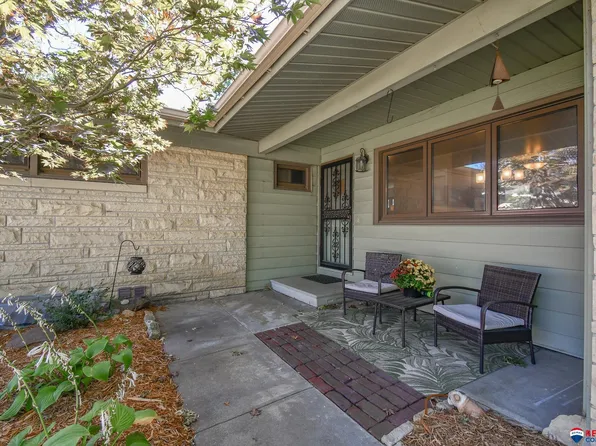 5807 Randolph St, Lincoln, NE 68510