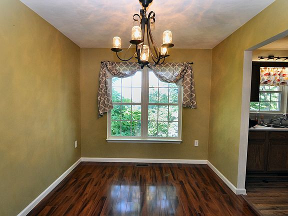 3rd image of 4816 Nelms Ln