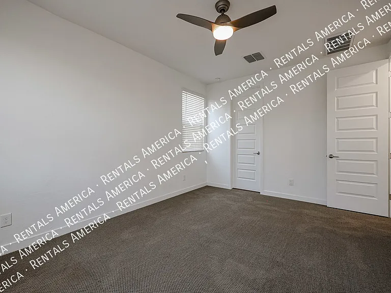 1051 E Armstrong Way — Photo 36