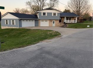 1 Hillcrest Dr, Newton, IL