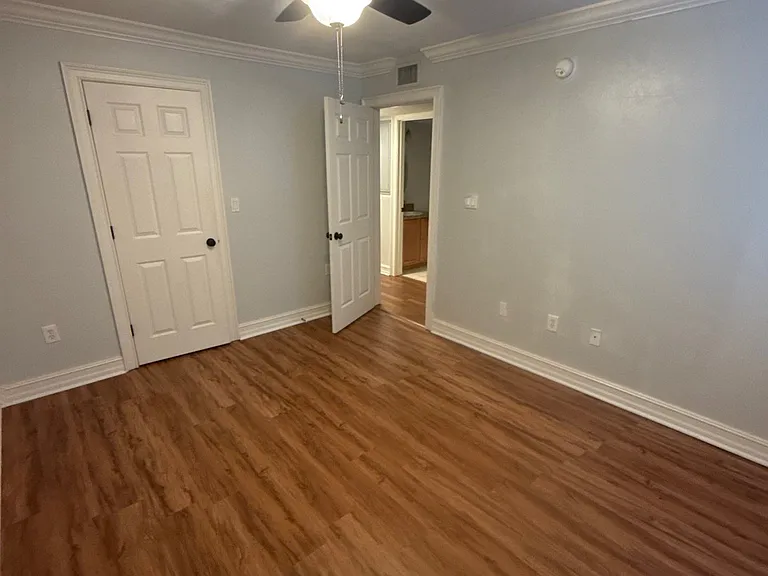 La Mediterranean Apartments — Photo 13