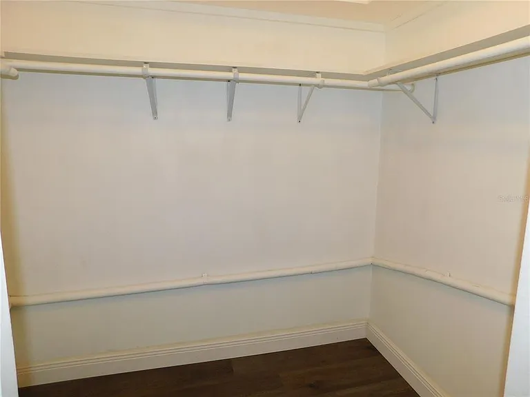 2561 Forest Run Ct — Photo 8