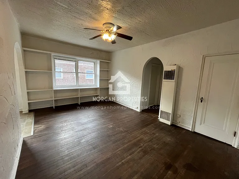 1231 W Walnut St — Photo 43