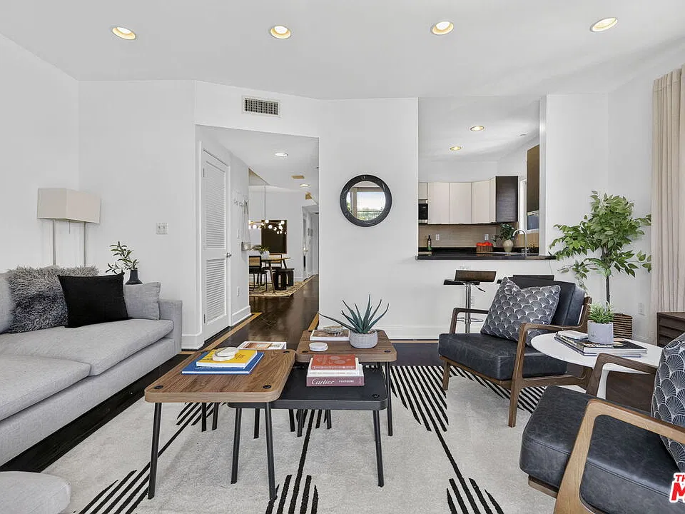 125 Sweetzer Ave #Penthouse 2A