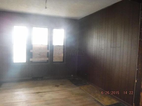 3rd image of 381 S Richardson Ave