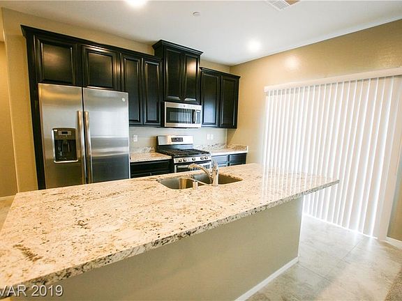 5th image of 4535 Lafontaine Ct Unit 1083