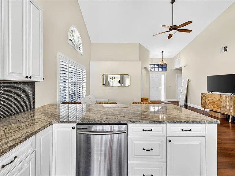 4180 Brentwood Park Cir — Photo 14