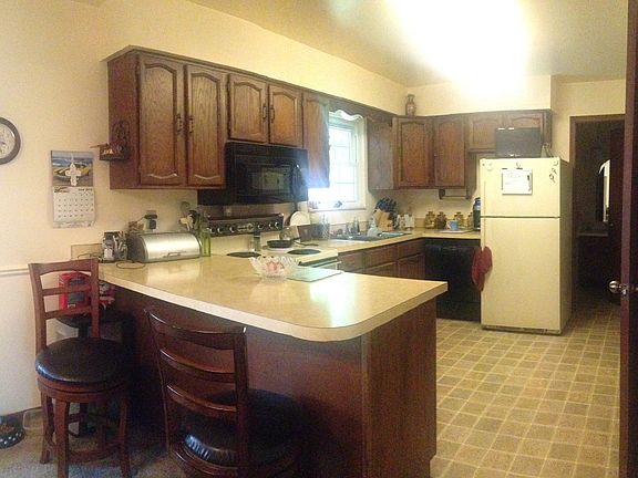 4th image of 219 Felk Dr