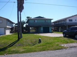 167 Sailfish Dr, Rockport, TX 78382