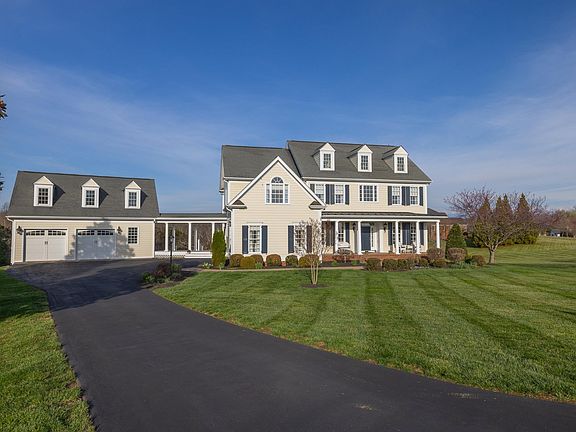 2nd image of 536 Sunrise Ln