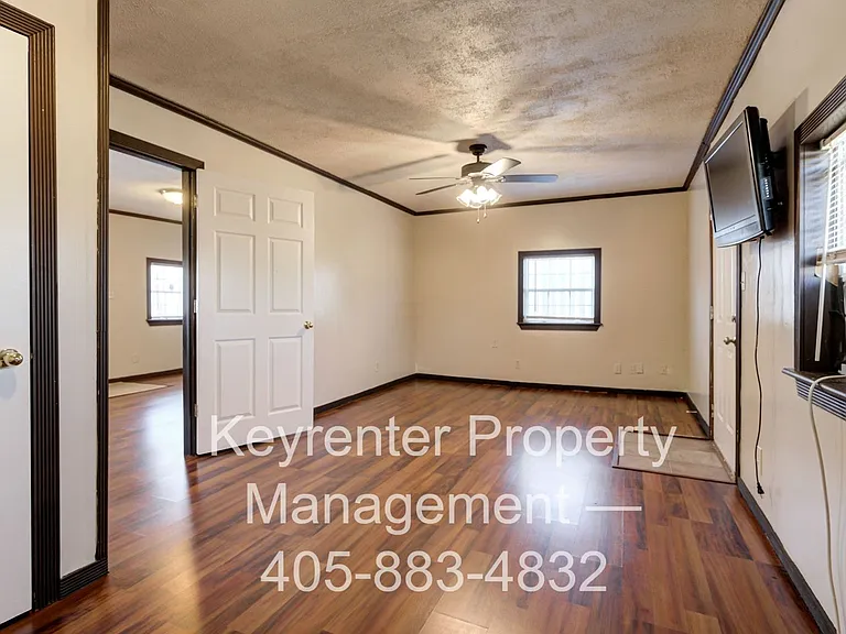 3607 SW 12th St — Photo 22