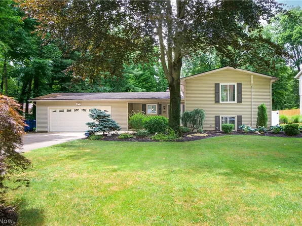 4320 Wilcor Dr, New Franklin, OH 44319