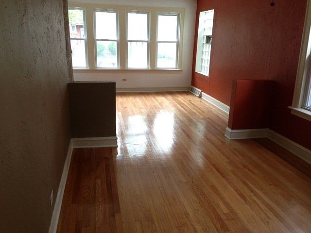 2nd image of 7430 S Ellis Ave