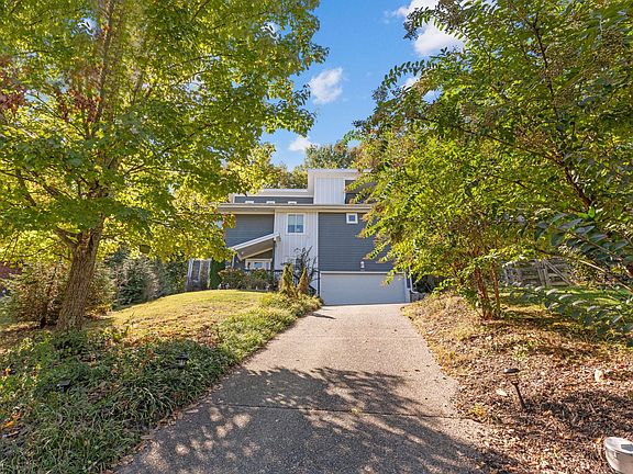 2nd image of 505 Harpeth Trace Dr