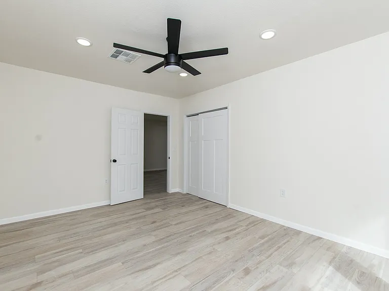 135 E 13th Ave — Photo 13