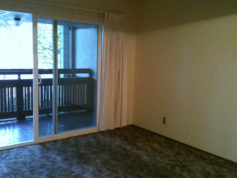 680 & 690 Lawrence St — Photo 26