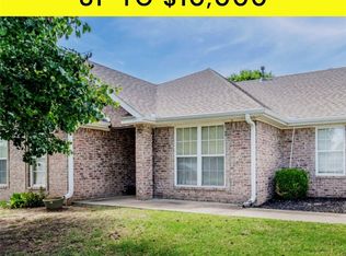 800 Custer St, Prairie Grove, AR 72753