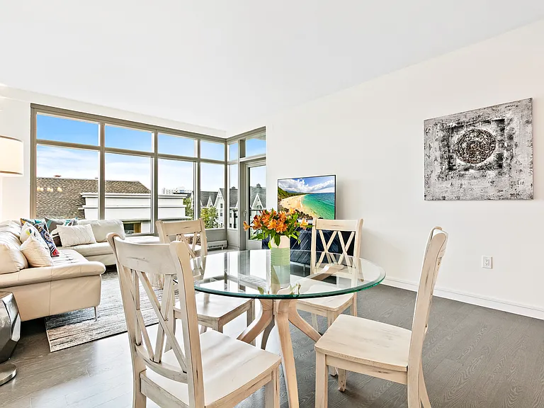 30 Melrose Ter #408 — Photo 6