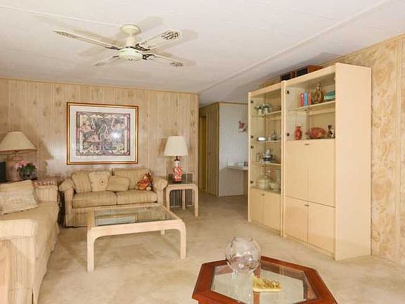 4th image of 622 Oleander Cir