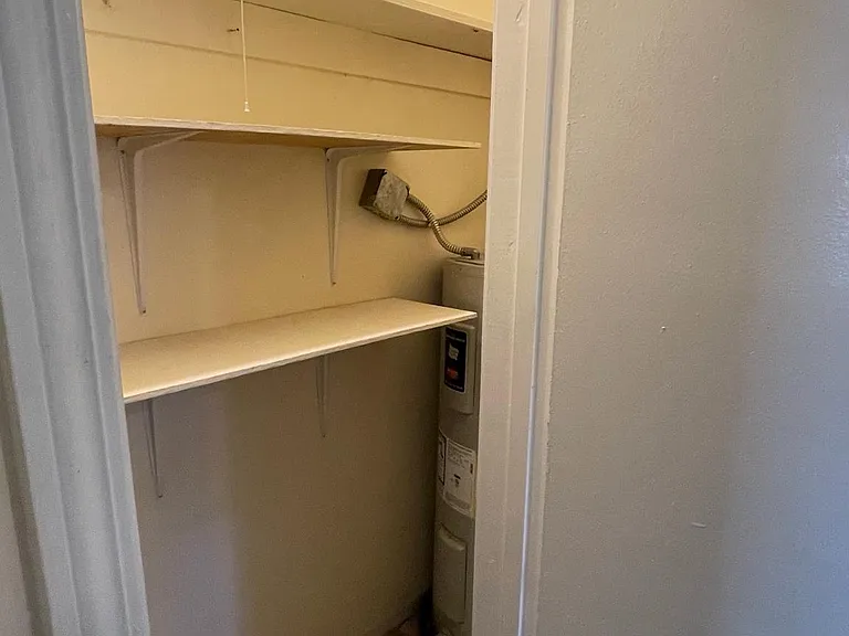 435 12th Ave NE #5 — Photo 10