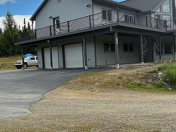 2nd image of 736 Homestretch Rd