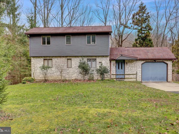 232 Memorial Hwy, Fleetwood, PA 19522