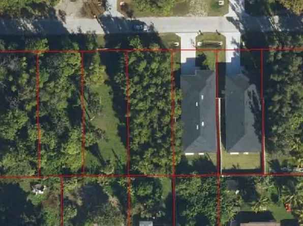 3060 pinetree DR, NAPLES, FL 34112