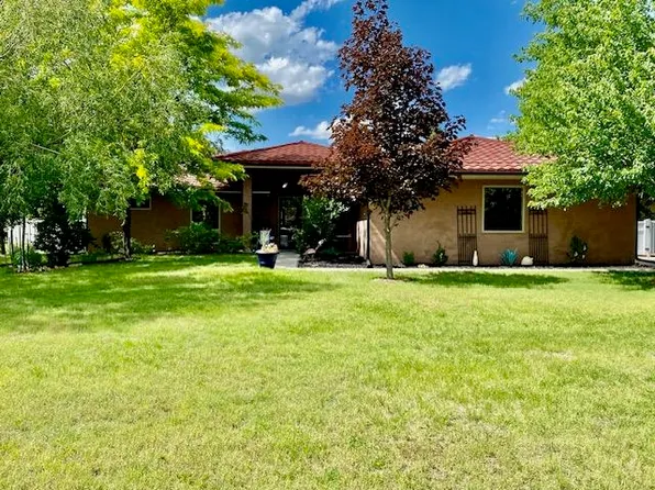 402 Tahoe Dr, Kearney, NE 68847