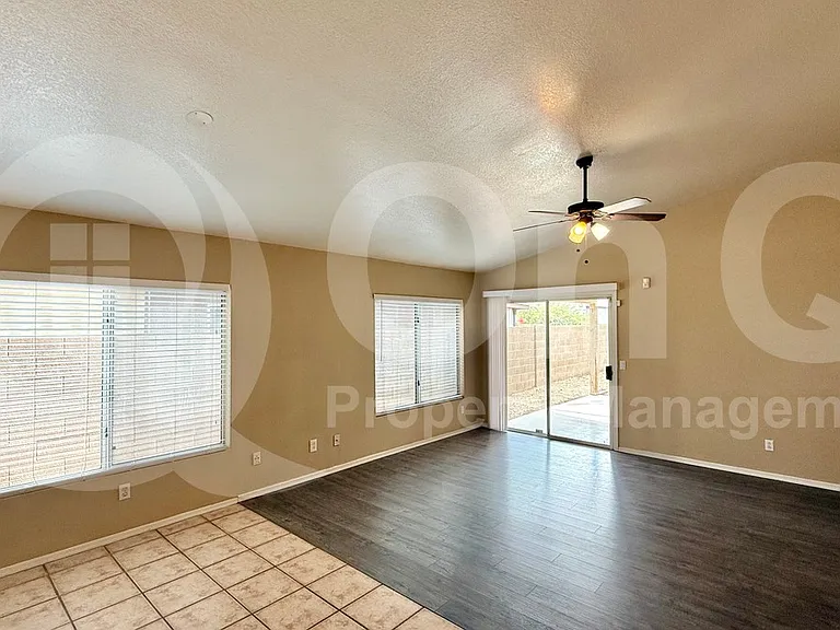 2239 E Morrow Dr — Photo 5