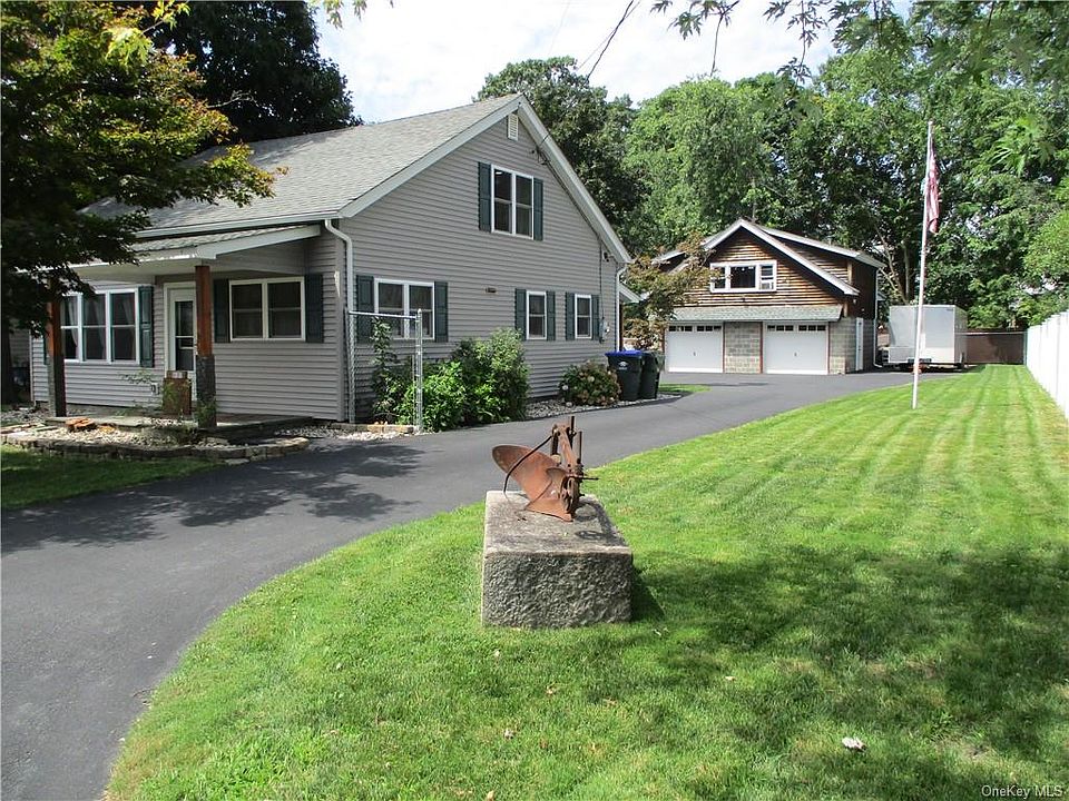 1st image of 216 Watkins Ave