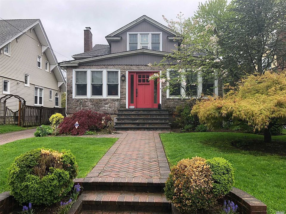 1st image of 22 Varick Ct