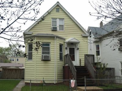4242 N Sacramento Ave, Chicago, IL, 60618
