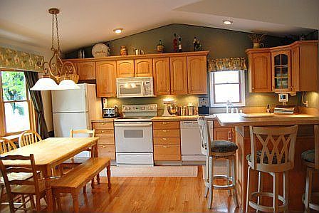 4th image of 324 Elm Dr S